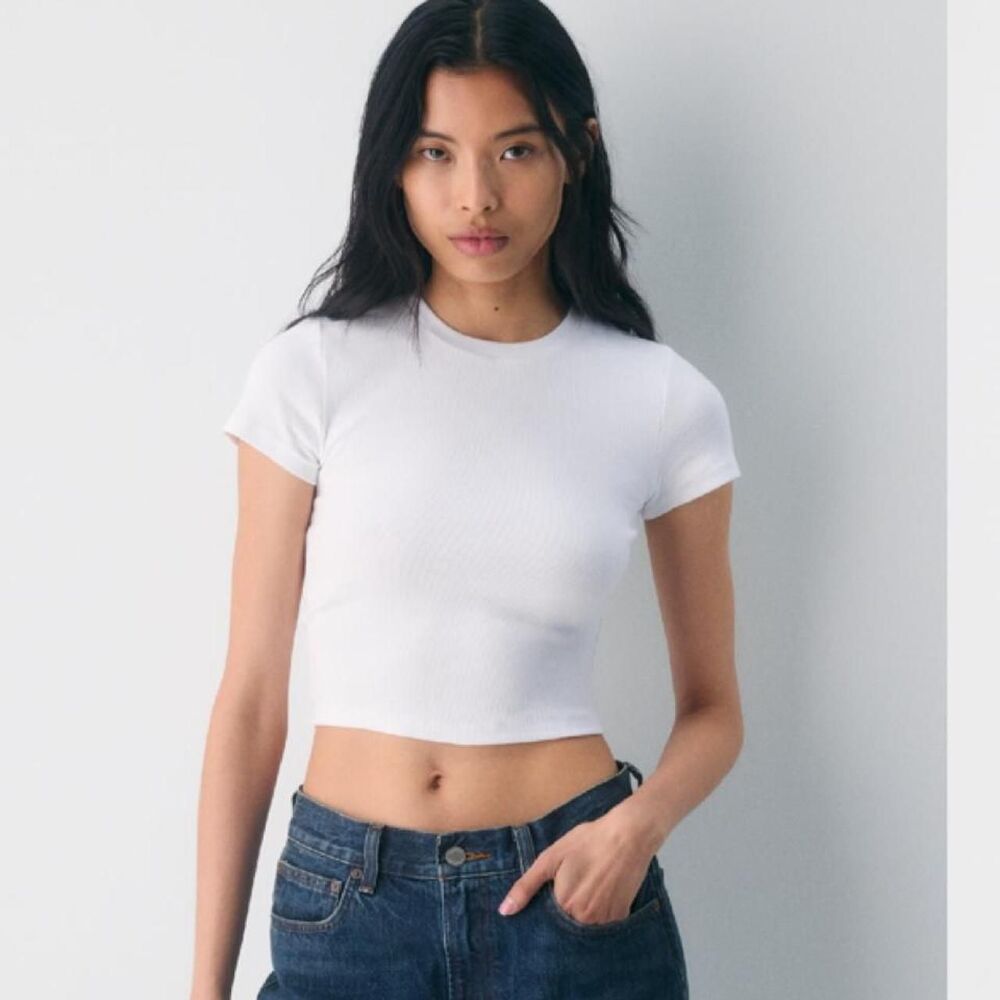 Aritzia Women's White Crop-top